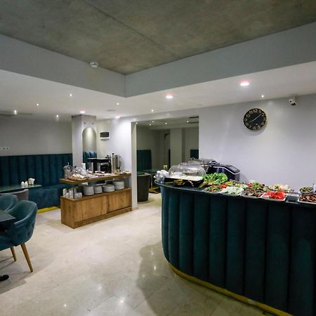M 1 T Hotel Tbilisi Buitenkant foto