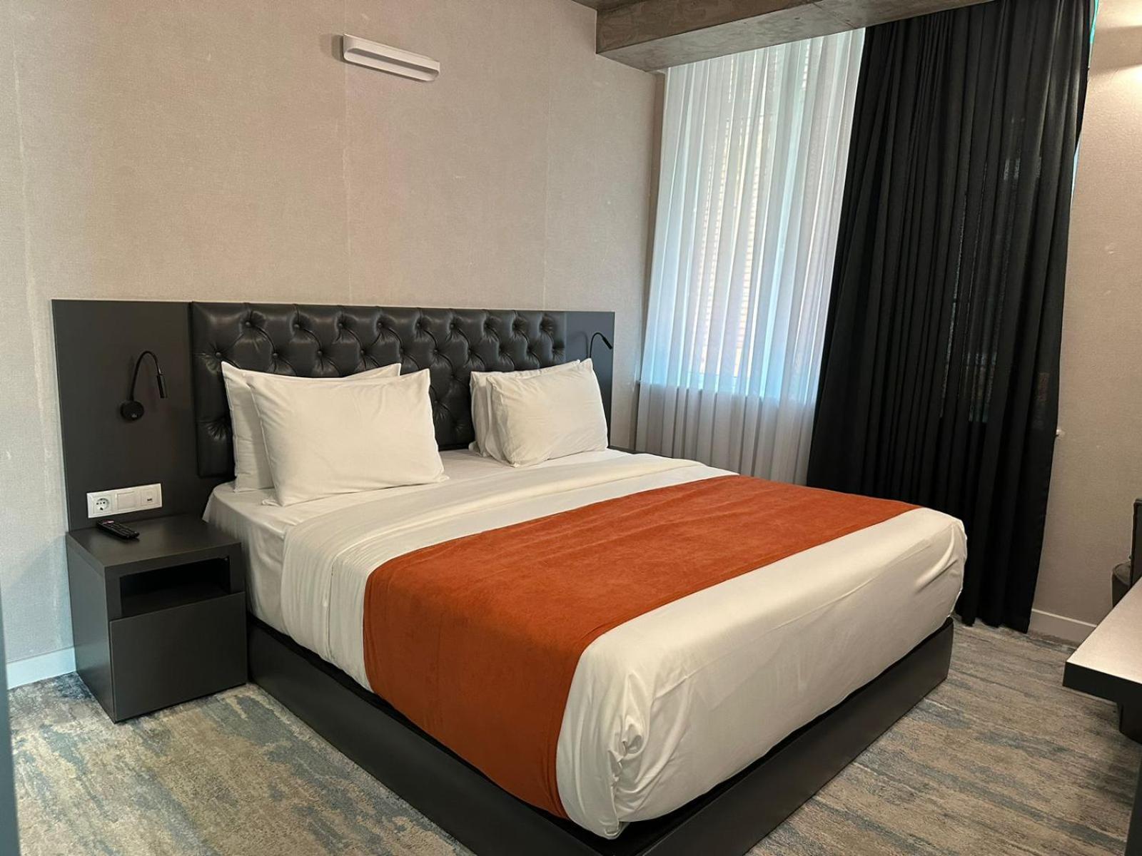 M 1 T Hotel Tbilisi Buitenkant foto