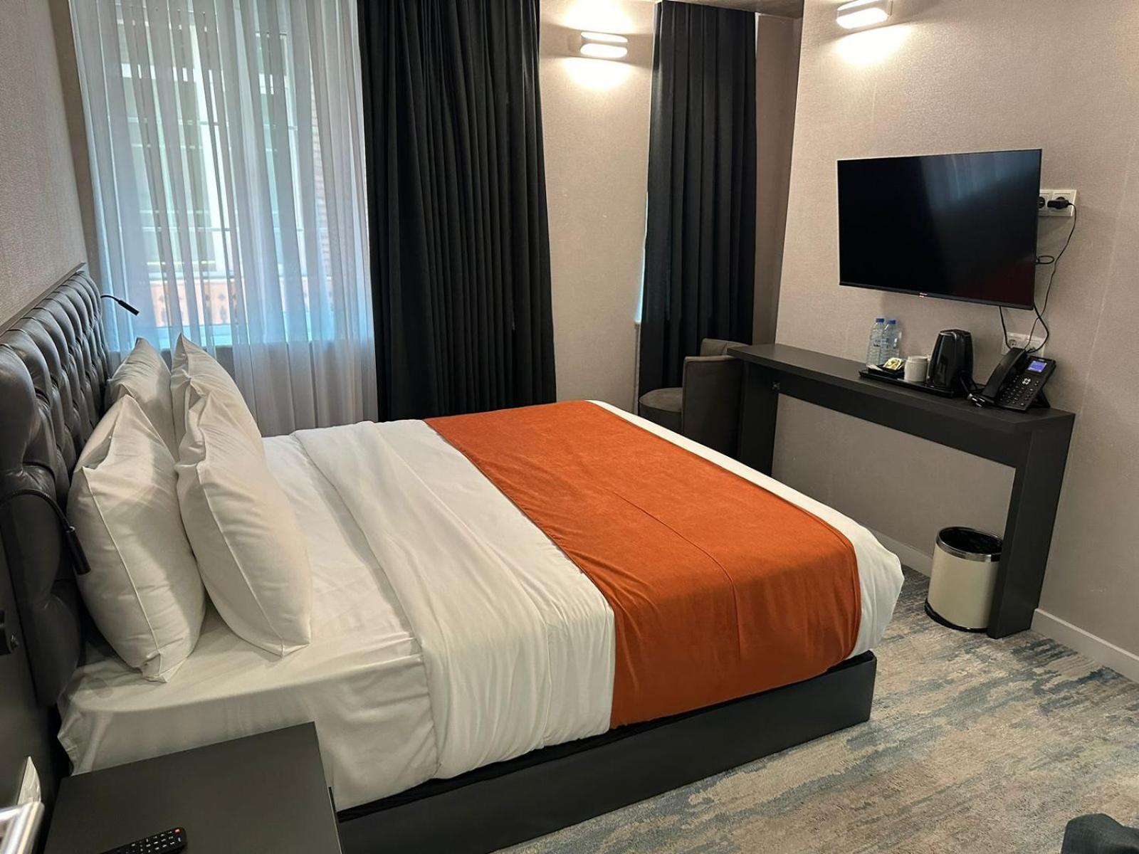 M 1 T Hotel Tbilisi Buitenkant foto