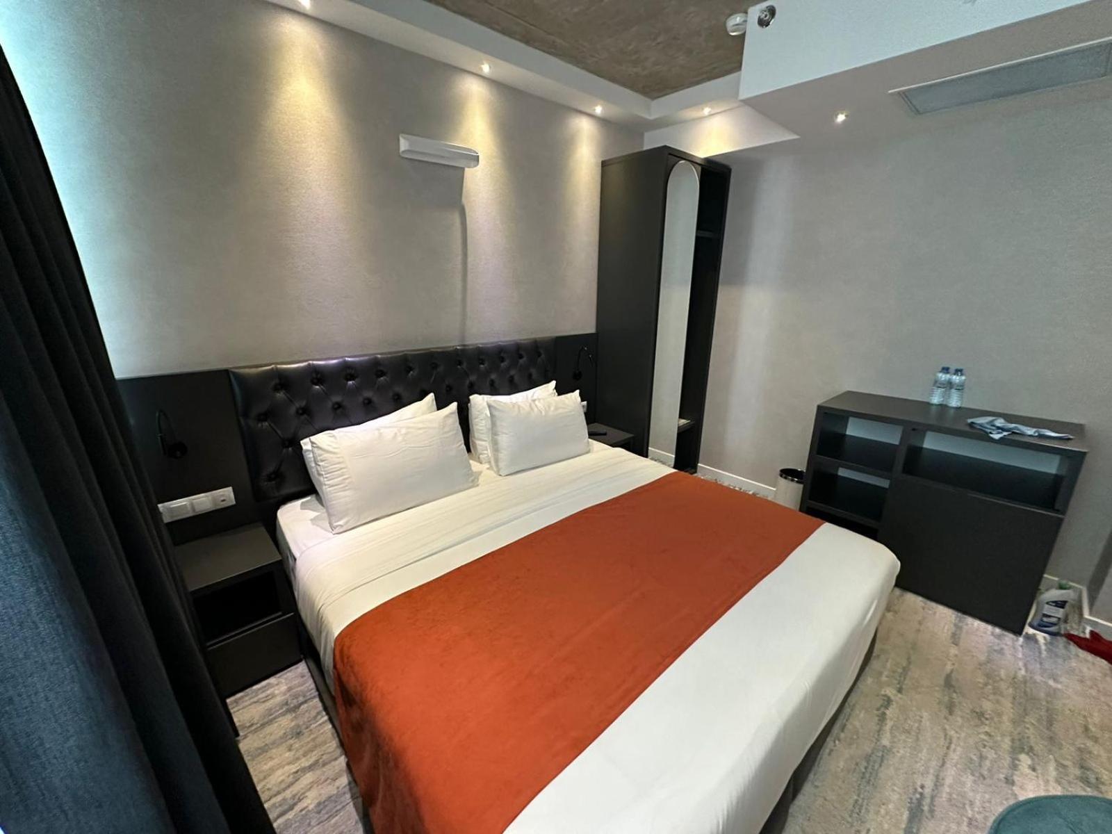 M 1 T Hotel Tbilisi Buitenkant foto