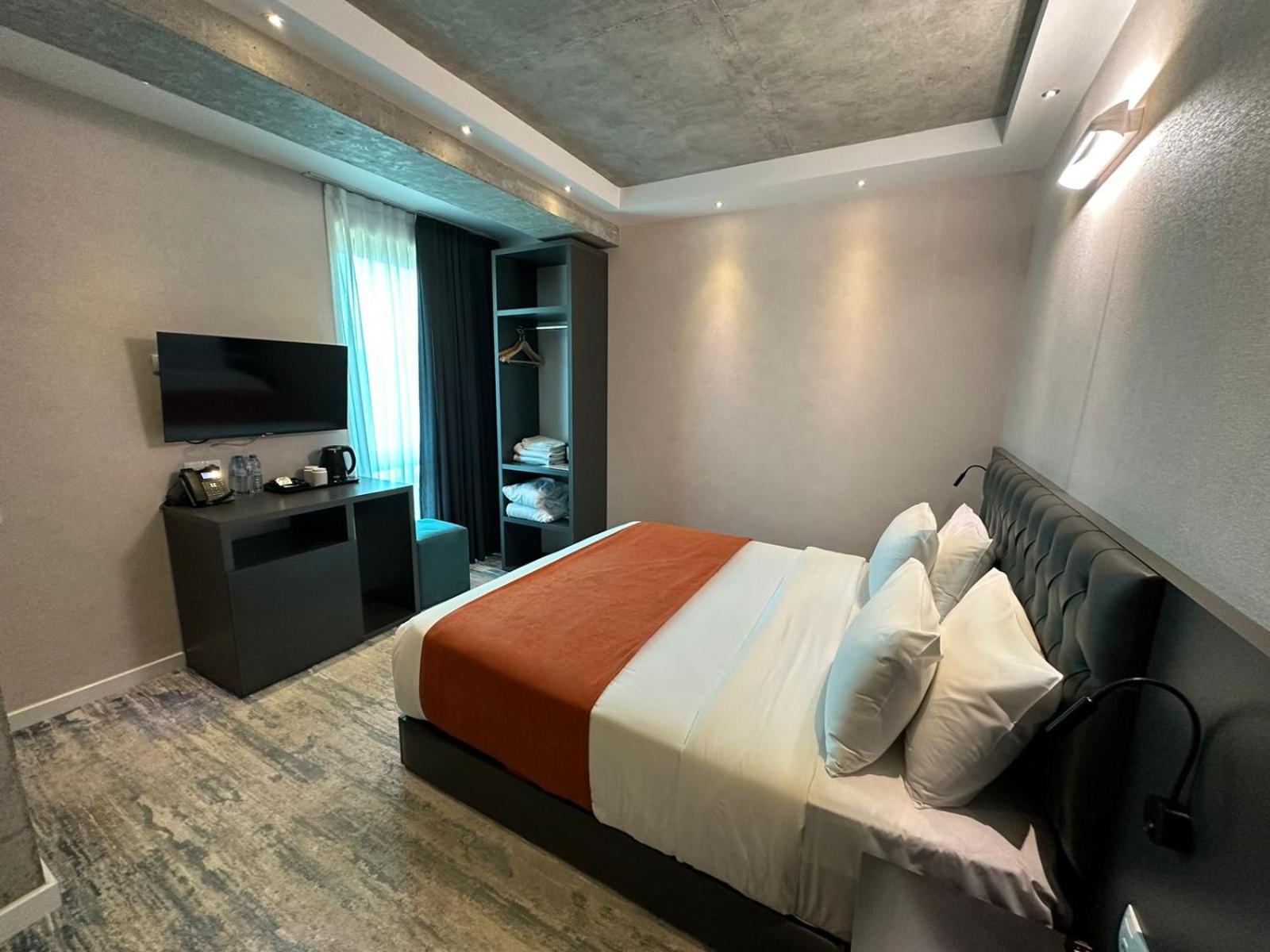 M 1 T Hotel Tbilisi Buitenkant foto