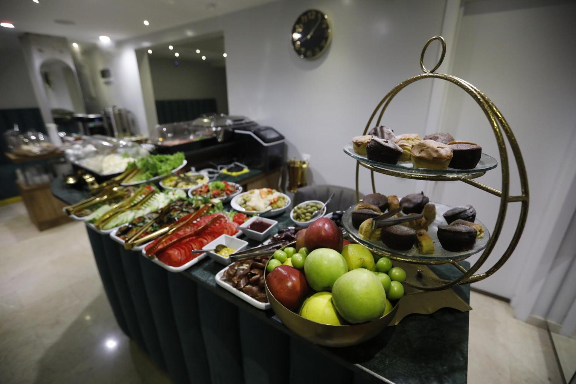 M 1 T Hotel Tbilisi Buitenkant foto