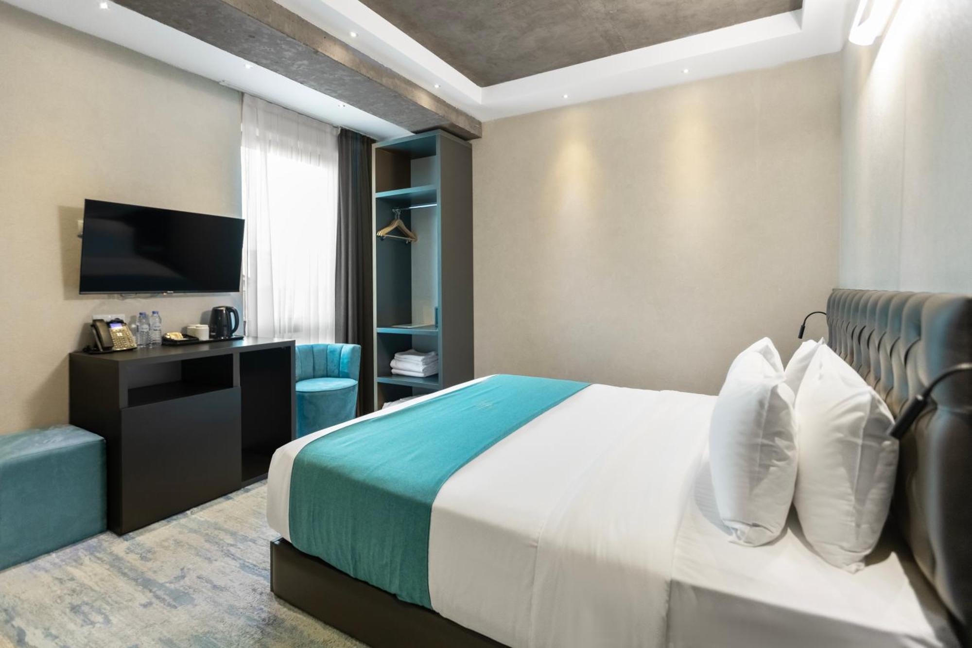M 1 T Hotel Tbilisi Buitenkant foto
