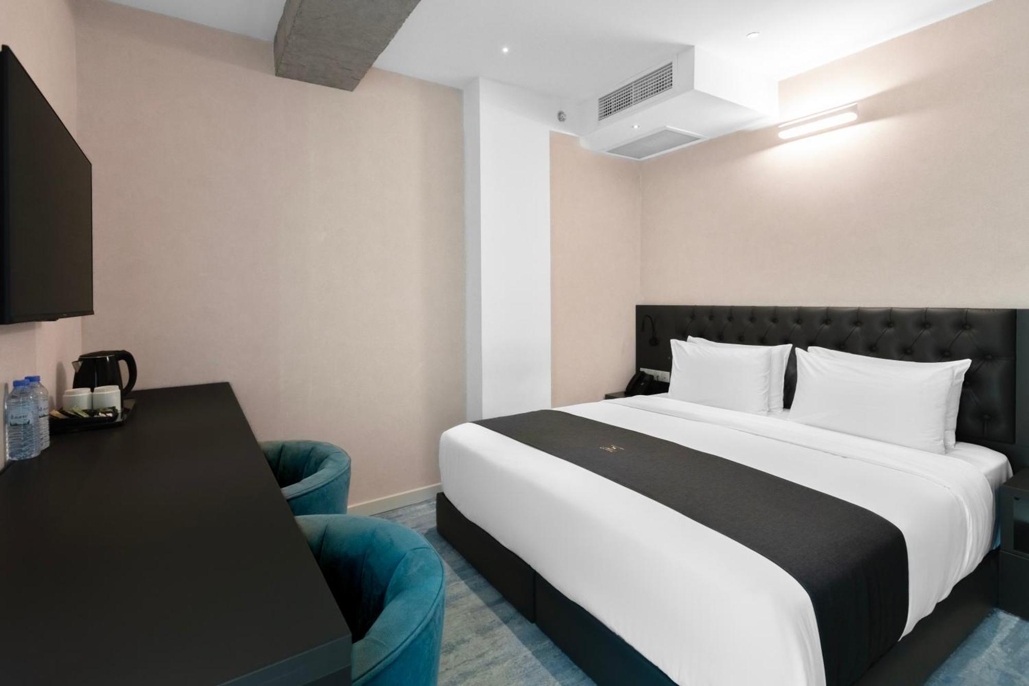 M 1 T Hotel Tbilisi Buitenkant foto