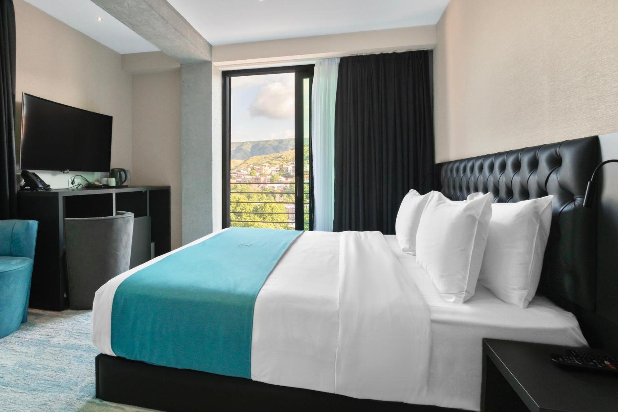 M 1 T Hotel Tbilisi Buitenkant foto