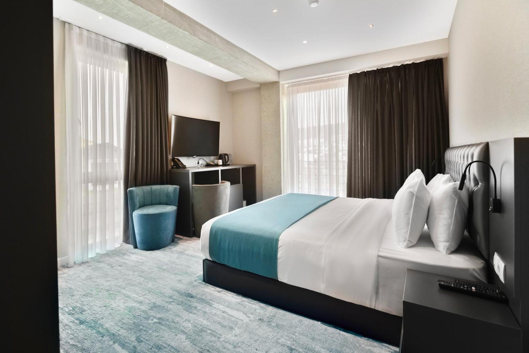 M 1 T Hotel Tbilisi Buitenkant foto