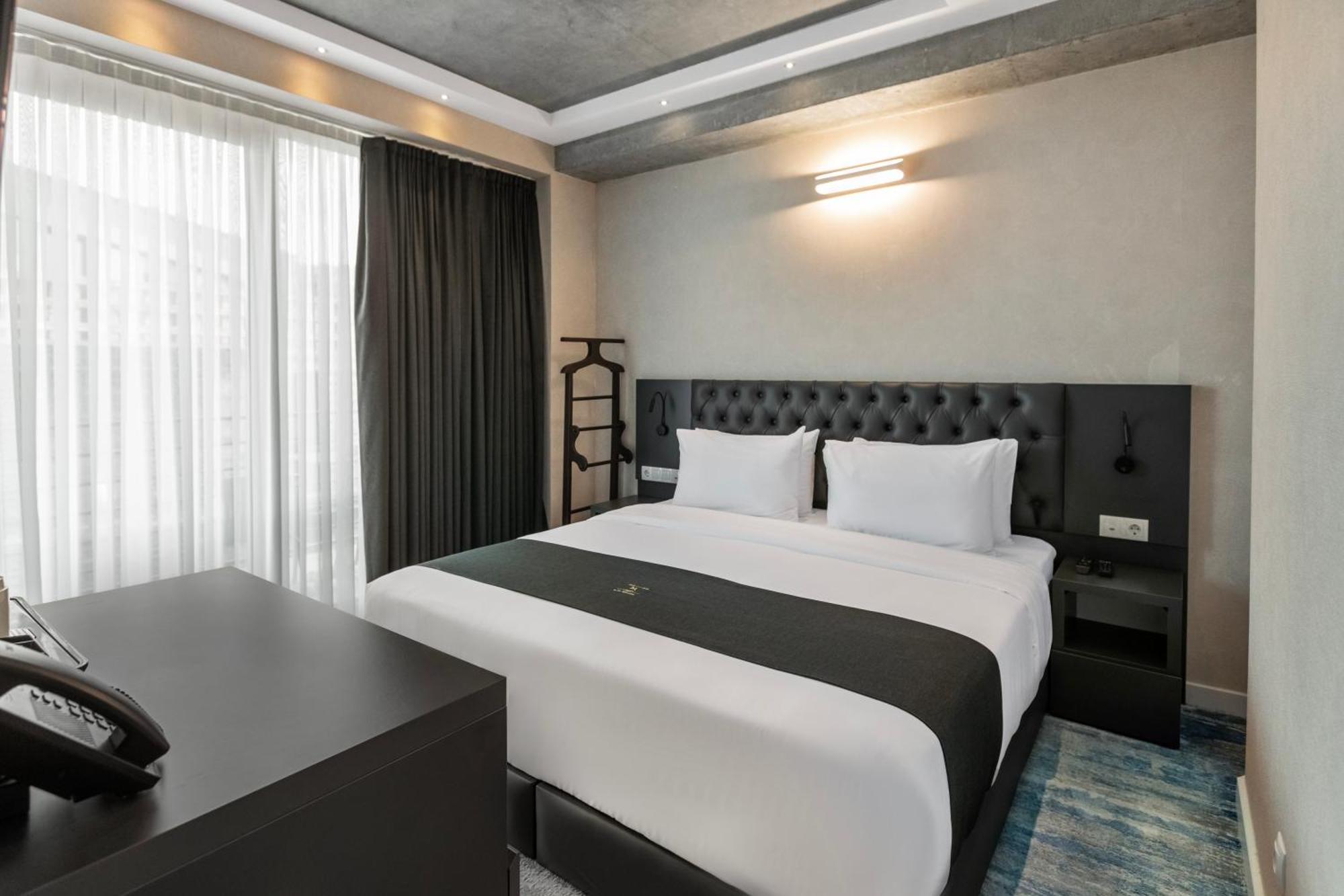 M 1 T Hotel Tbilisi Buitenkant foto