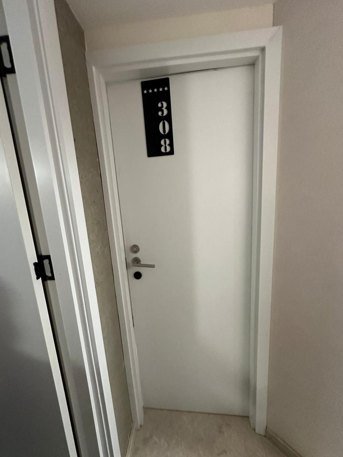 M 1 T Hotel Tbilisi Buitenkant foto