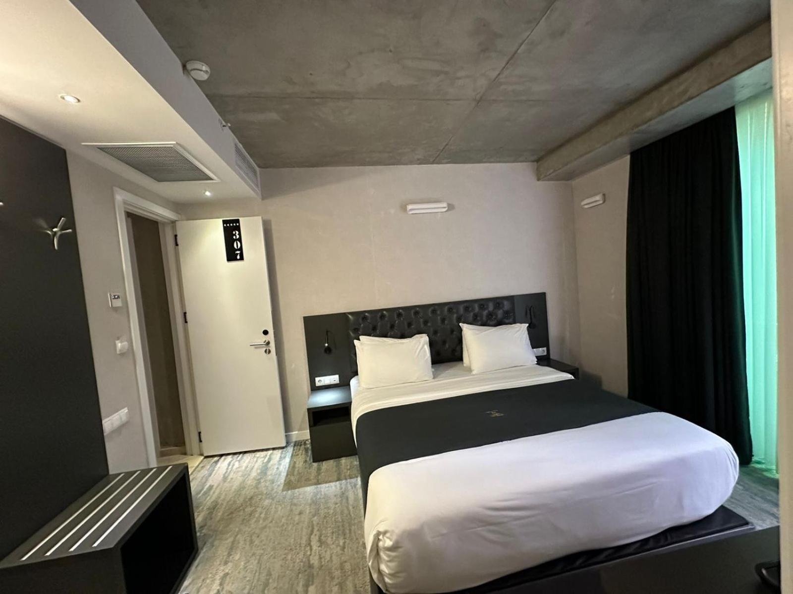 M 1 T Hotel Tbilisi Buitenkant foto